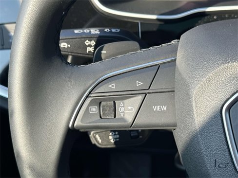 Certified 2025 Audi Q3 2.0T Premium image 27