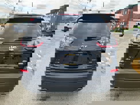 Used 2021 Jeep Cherokee Latitude Lux image 4