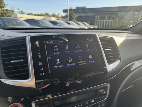 Used 2018 Honda Pilot Elite image 16