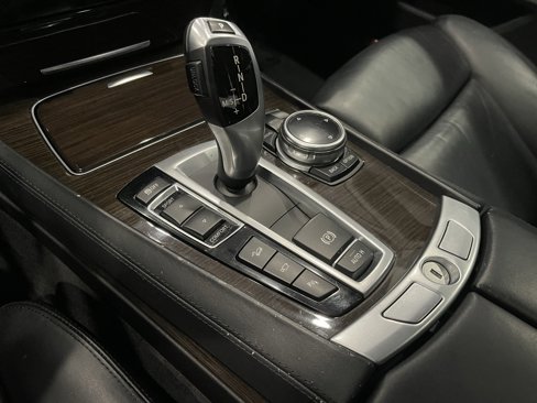 Used 2015 BMW 740Ld xDrive image 19