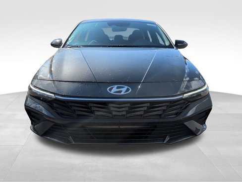 New 2025 Hyundai Elantra Sport image 2