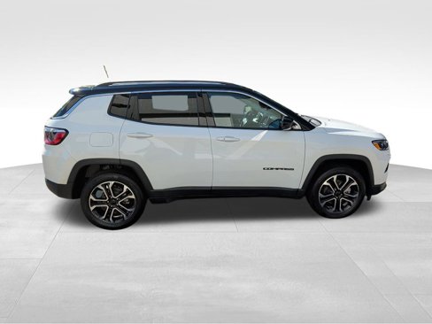 Used 2022 Jeep Compass Limited w/ Sun and Sound Group image 6