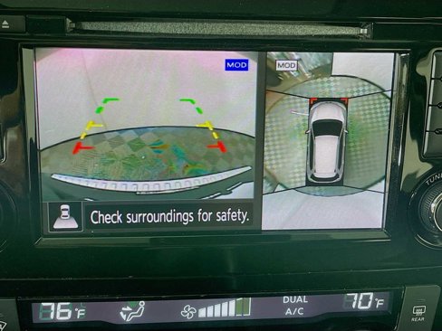 Used 2019 Nissan Rogue SL w/ Premium Package image 12