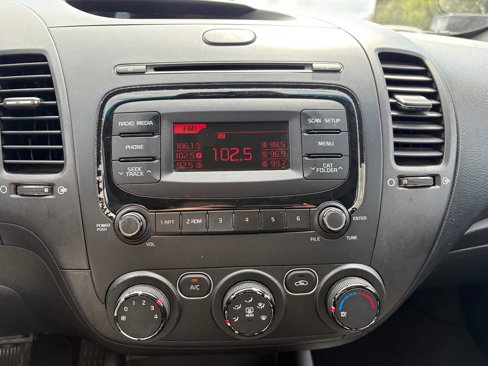 Used 2017 Kia Forte LX image 23