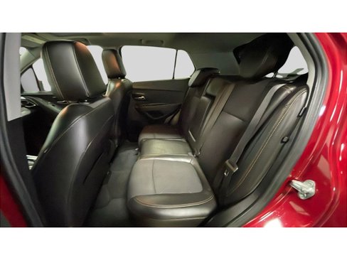 Used 2020 Chevrolet Trax LT w/ Sun & Sound Package image 15