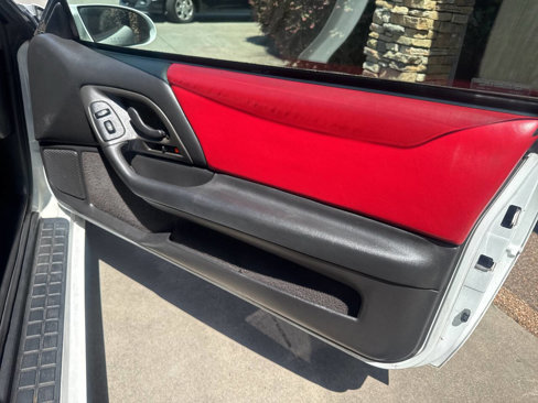 Used 2000 Chevrolet Camaro LT image 12