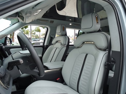 Used 2024 Rivian R1S Adventure image 12