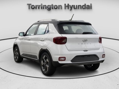 Certified 2024 Hyundai Venue Limited image 5