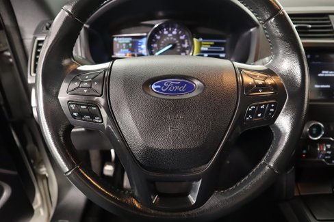 Used 2019 Ford Explorer XLT w/ Equipment Group 201A image 3