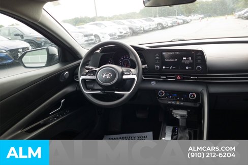 Used 2023 Hyundai Elantra SEL image 21