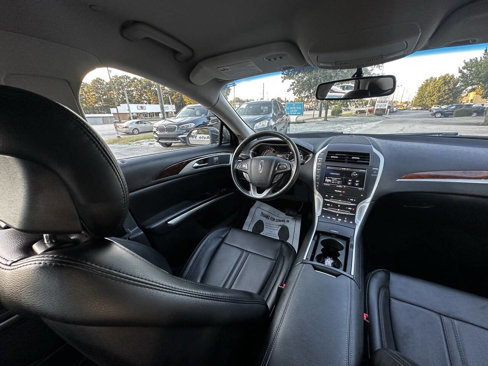 Used 2016 Lincoln MKZ image 21