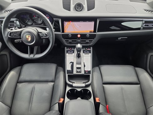 Certified 2024 Porsche Macan Turbo image 17