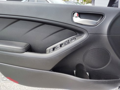 Used 2018 Kia Forte LX image 15
