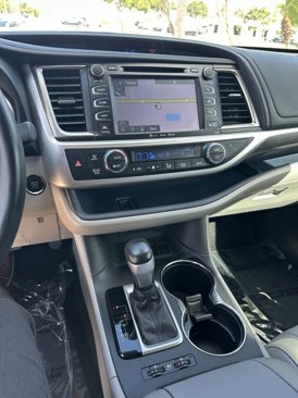 Used 2018 Toyota Highlander Limited image 12