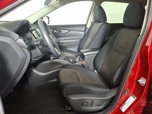 Used 2018 Nissan Rogue SV w/ Premium Package image 16