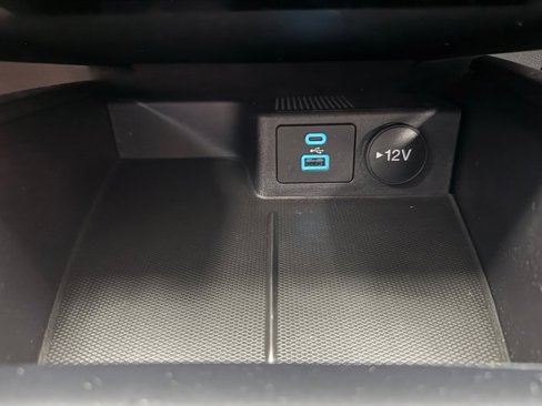 Certified 2022 Ford Escape SE w/ Cold Weather Package image 18