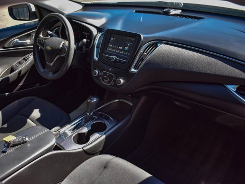 Used 2017 Chevrolet Malibu LT image 24