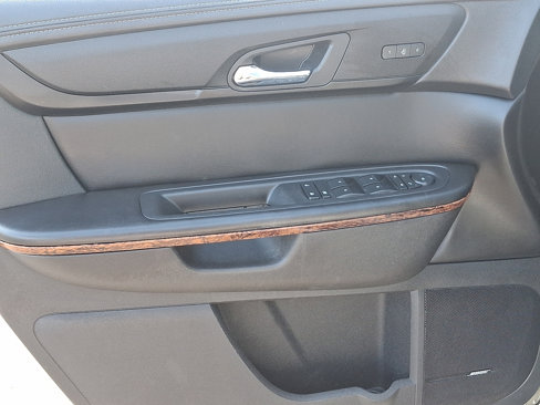 Used 2014 Chevrolet Traverse LTZ image 11