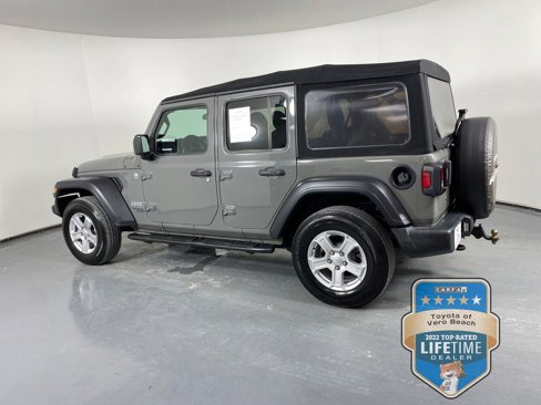 Used 2018 Jeep Wrangler Unlimited Sport S image 4