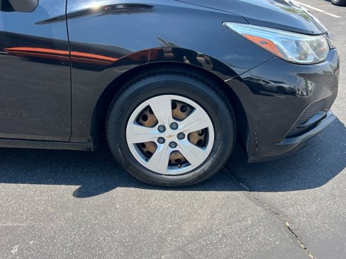Used 2018 Chevrolet Cruze LS image 7