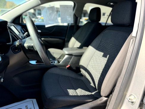 Used 2018 Chevrolet Equinox LT image 17