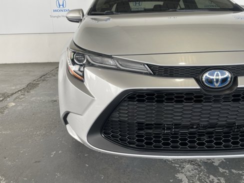Used 2021 Toyota Corolla LE image 39