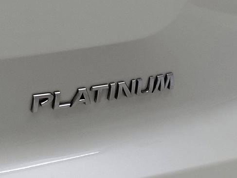 Used 2022 Nissan Pathfinder Platinum w/ Cargo Package image 10