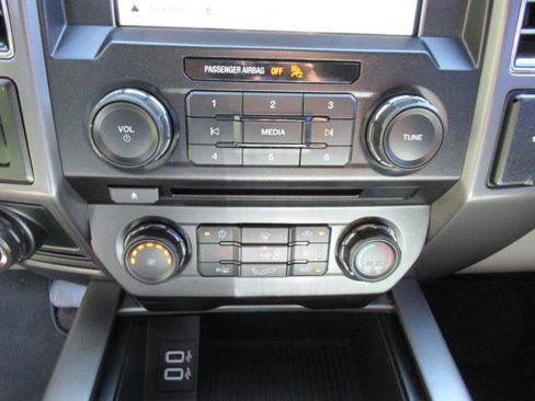 Used 2018 Ford F150 XLT w/ Equipment Group 302A Luxury image 24