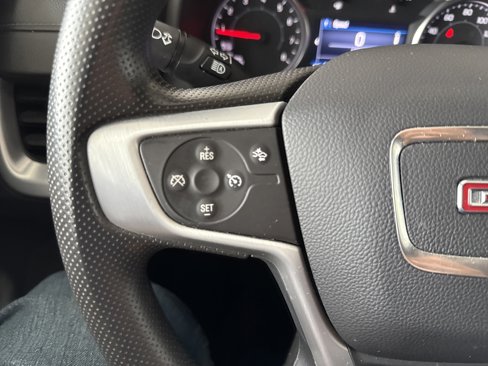 Used 2024 GMC Terrain SLE image 32