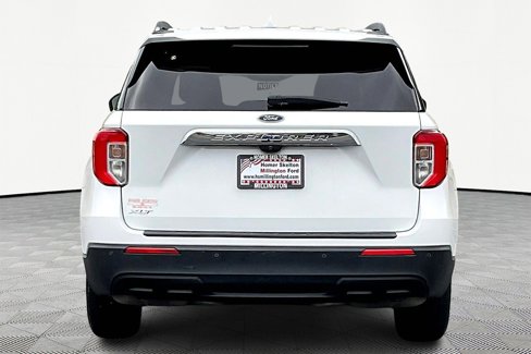 Used 2020 Ford Explorer XLT image 4