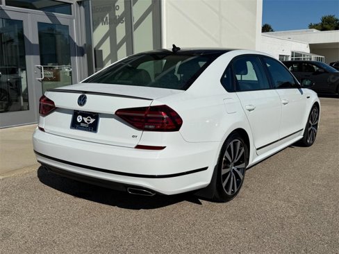 Used 2018 Volkswagen Passat 3.6 image 3