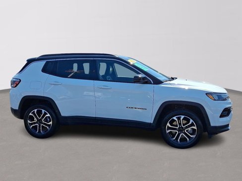Used 2024 Jeep Compass Limited image 7