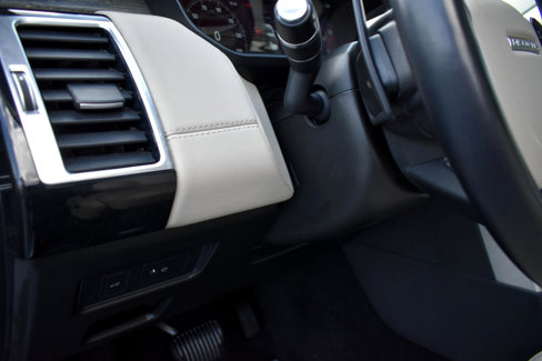 Used 2019 Land Rover Discovery HSE image 43