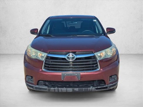 Used 2015 Toyota Highlander LE image 2
