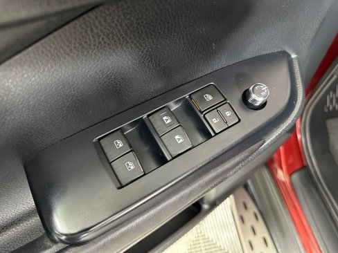 Used 2017 Toyota Highlander AWD V6 image 12