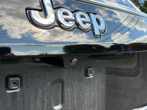 Used 2023 Jeep Compass Sport image 24