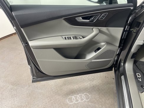 Used 2021 Audi Q7 2.0T Premium Plus w/ Premium Plus Package image 19