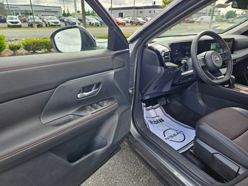 New 2025 Nissan Kicks SR w/ SR Premium Package image 23