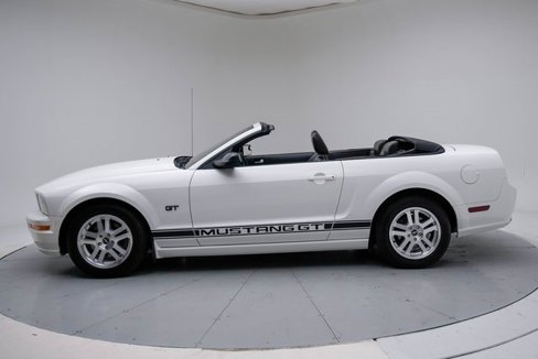 Used 2005 Ford Mustang GT Premium image 2