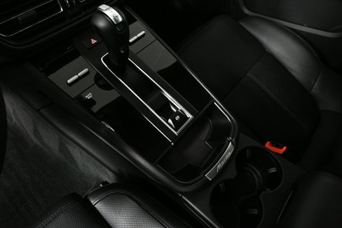 Certified 2025 Porsche Macan image 19