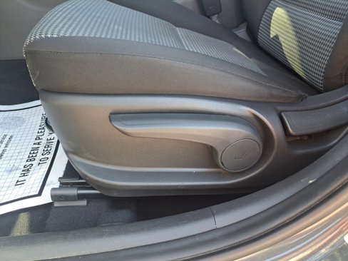 Used 2021 Hyundai Kona SE image 12