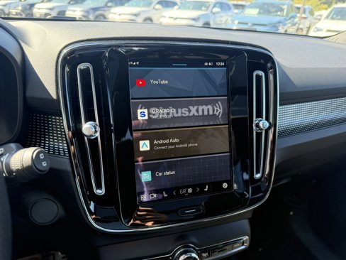 Used 2021 Volvo XC40 P8 Recharge image 17