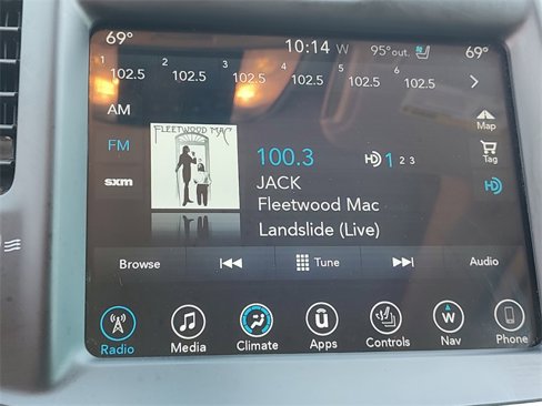 Used 2017 Chrysler 300 C image 17