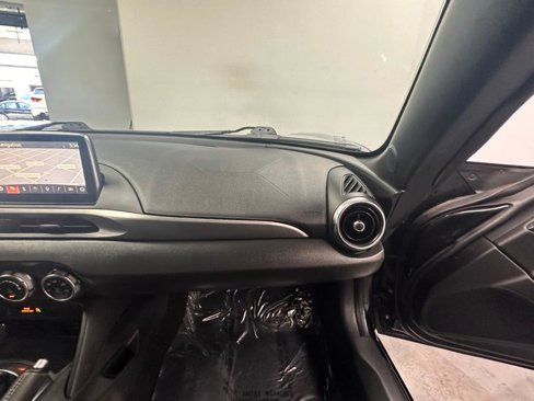 Used 2017 FIAT 124 Spider Classica image 30