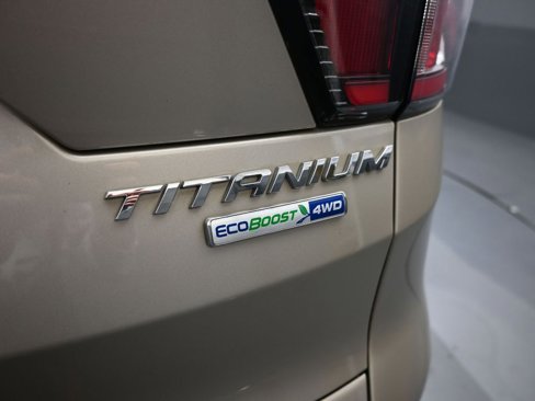 Used 2017 Ford Escape Titanium image 10