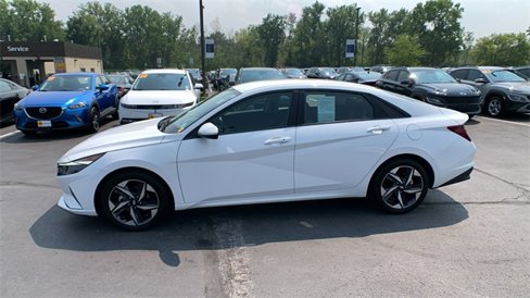 Used 2023 Hyundai Elantra SEL w/ Convenience Package image 2