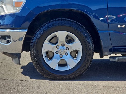 Used 2021 RAM 1500 4x4 Crew Cab image 17