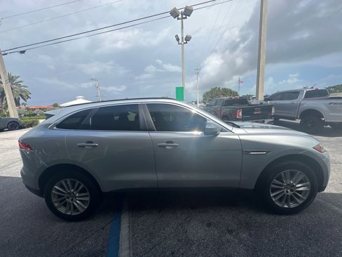 Used 2018 Jaguar F-PACE Prestige image 8