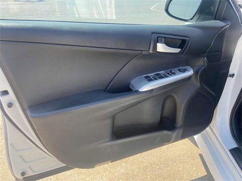 Used 2013 Toyota Camry SE image 12