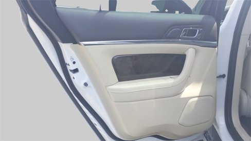 Used 2013 Lincoln MKS AWD image 29